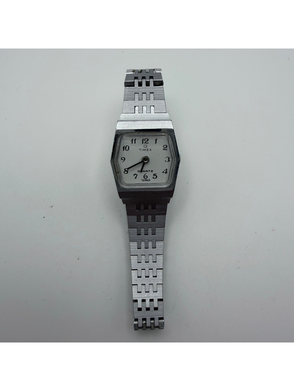 Vintage Timex K Cell Ladies Quartz Wristwatch New Battery Runs French Made Strap